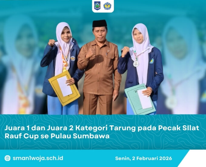 Upacara Bendera SMAN 1 Woja Dirangkaikan dengan Penyerahan Penghargaan Prestasi Siswa